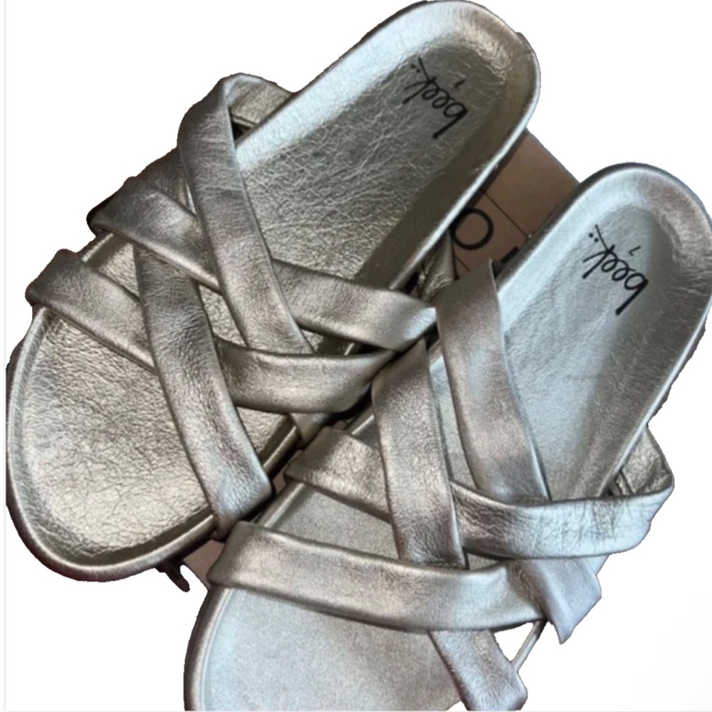 Beek Metallic Crisscross Sandels Size 7 spring summer
